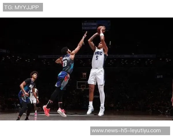 布里奇斯首节火力全开5投全中全场贡献20分11篮板2助攻1抢断表现抢眼 布里奇斯首节火力全开5投全中全场贡献20分11篮板2助攻1抢断表现抢眼