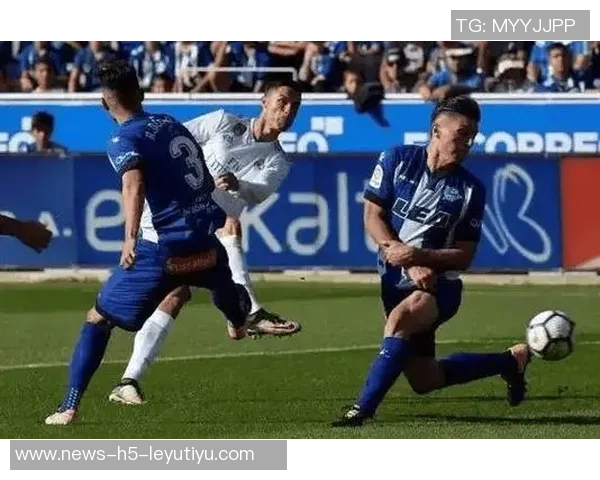 皇马密切关注阿尔克马尔19岁中场新星基斯斯米特的潜力与表现 皇马密切关注阿尔克马尔19岁中场新星基斯斯米特的潜力与表现